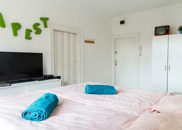 Queen Bed * Budapest
